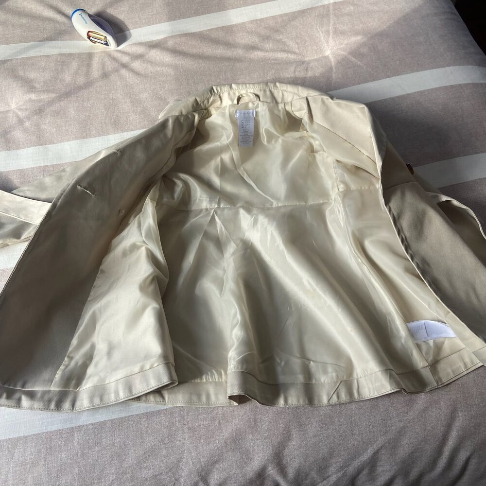 EUC Tahari Stylish Beige Ruffle Trench Coat with Belt Girls Sz XS (4) - Picture 3 of 6